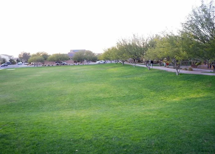 Spacious 3br - Pool, Playground, Ev Station L2, Near Freeway, Free Parking Holiday home Tucson