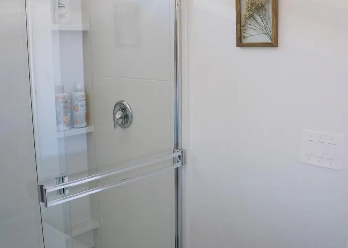 Holiday home Spacious 3br - Pool, Playground, Ev Station L2, Near Freeway, Free Parking