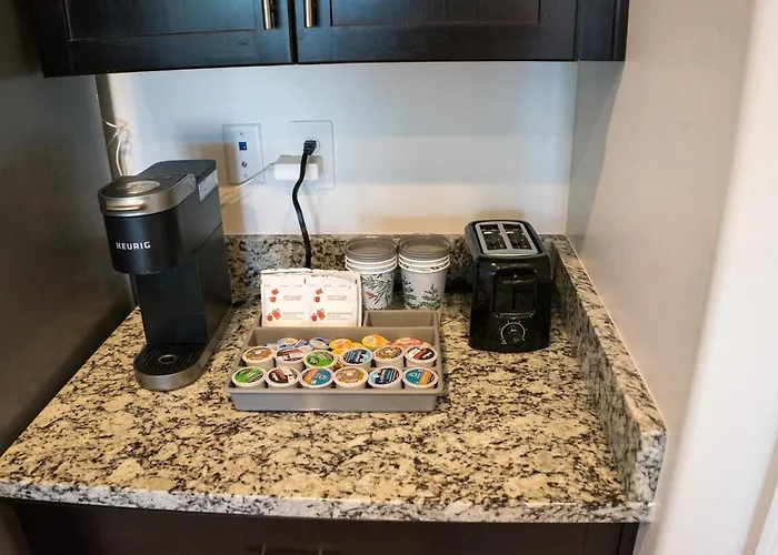 Holiday home Spacious 3br - Pool, Playground, Ev Station L2, Near Freeway, Free Parking *