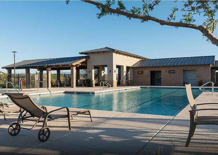 Spacious 3br - Pool, Playground, Ev Station L2, Near Freeway, Free Parking *