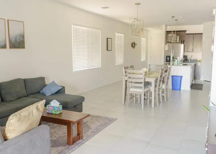 Holiday home Spacious 3br - Pool, Playground, Ev Station L2, Near Freeway, Free Parking Tucson