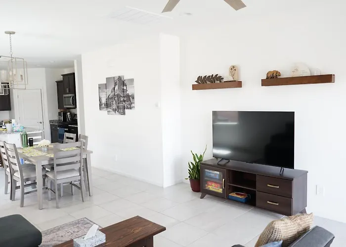 Holiday home Spacious 3br - Pool, Playground, Ev Station L2, Near Freeway, Free Parking Tucson